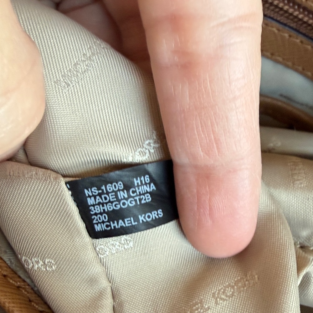 Michael Kors Morgan Medium Logo Tote Bag - Picture 9 of 9